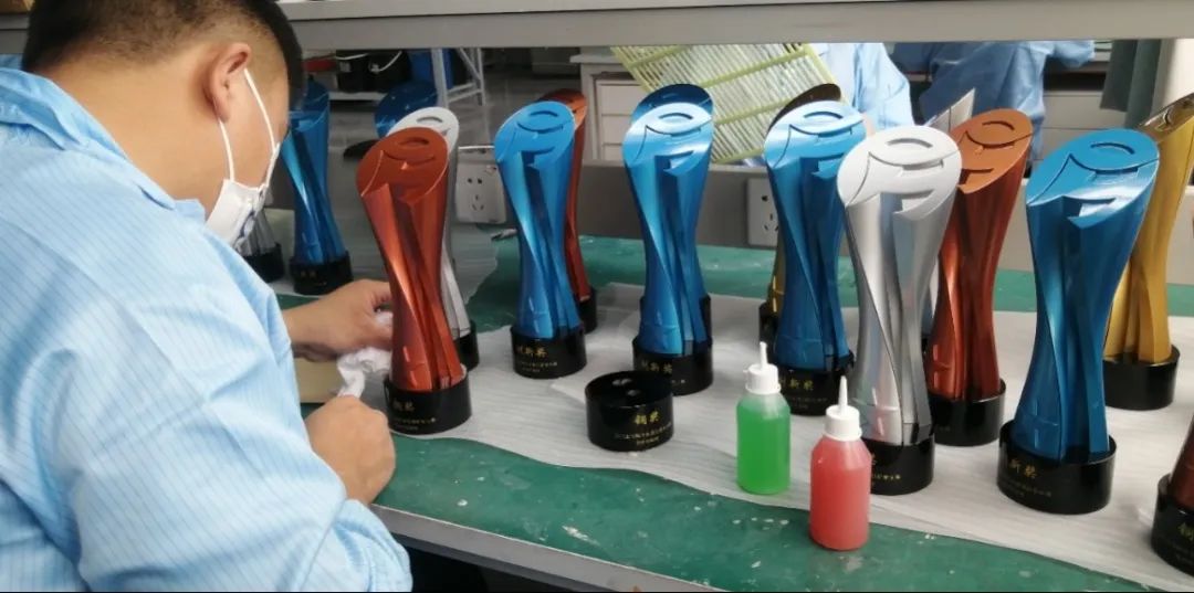 优联智造助力个性化小批量定制，速度快、质量好、更省钱